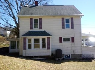20 W Walnut St, Lowellville, OH 44436