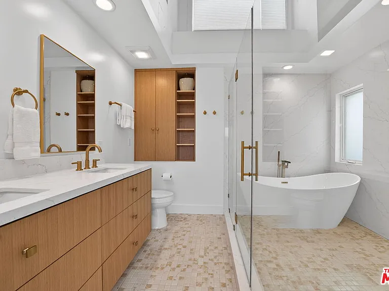 6819 E Ocean Blvd — Photo 40