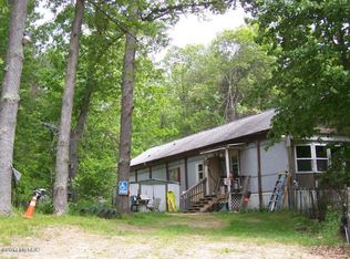 1582 E Wilke Rd, Rothbury, MI 49452