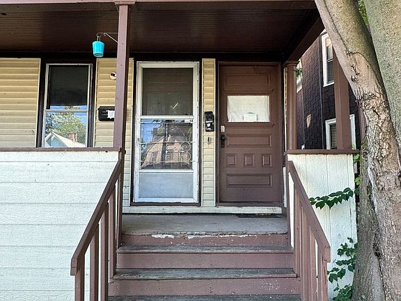 2nd image of 47 Southampton St #1