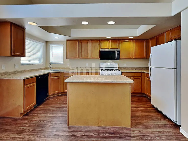 4817 W Pedro Ln — Photo 4