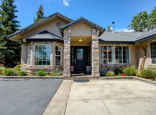 15460 Mountain Shadows Dr, Redding, CA 96001