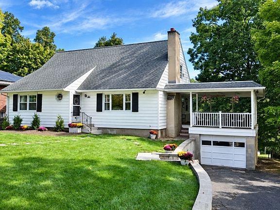 2nd image of 186 Macdonald Dr