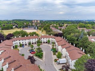 6679 Shelter Bay Rd #32, Mississauga, ON