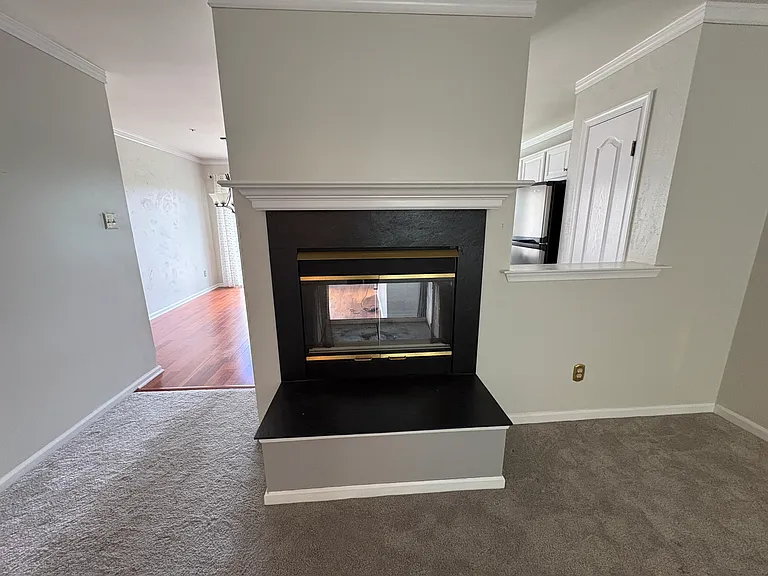 304 Huntington Ct #62 — Photo 5