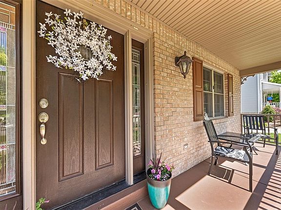 3rd image of 340 Dogwood Dr