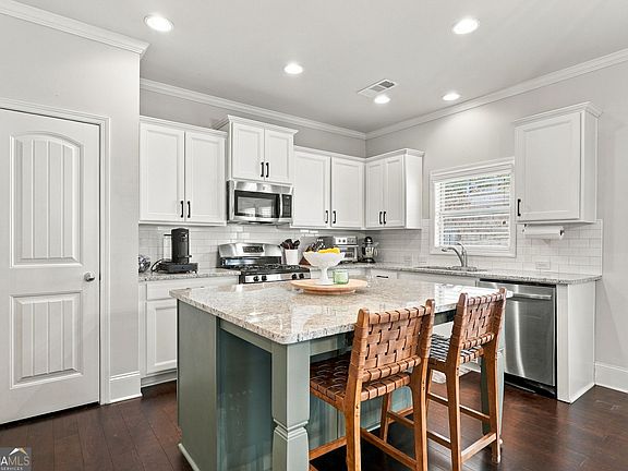 3rd image of 618 Providence Walk Pl