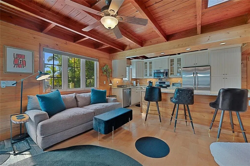 1 bed, 1.0 bath, 750 sqft, $5,600 — Photo 3