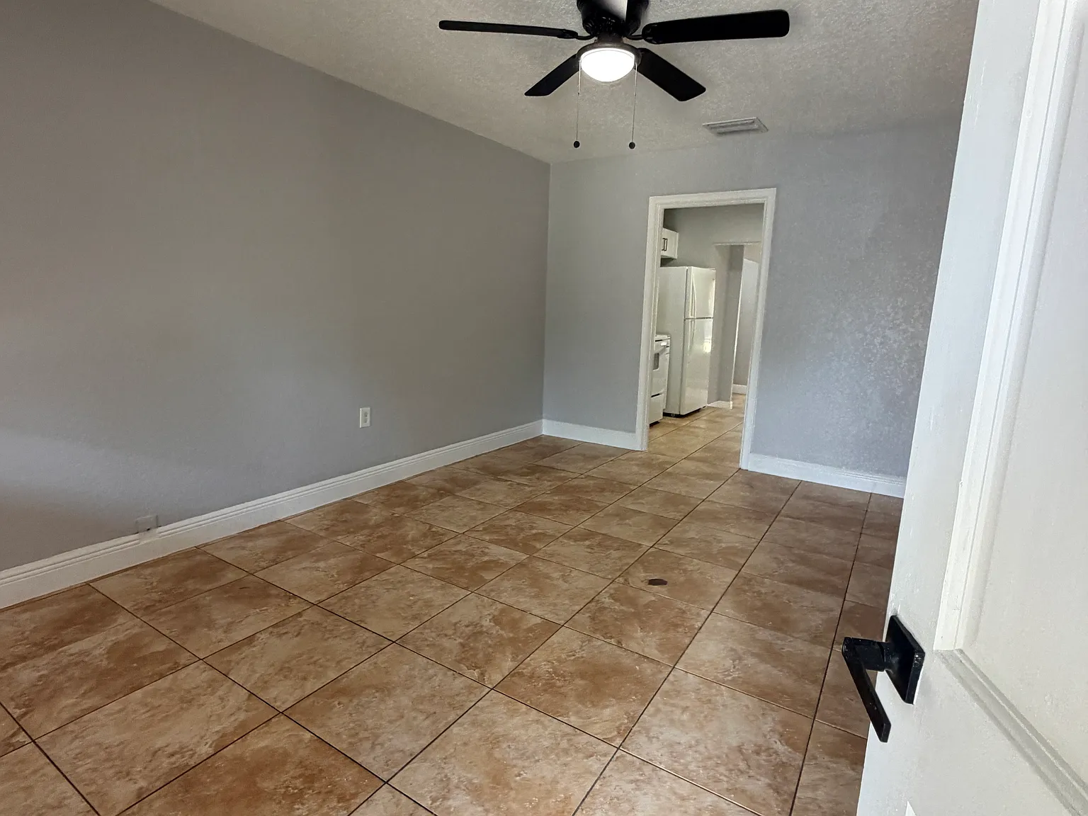 2 bed, 810 sqft, $1,350 — Photo 3