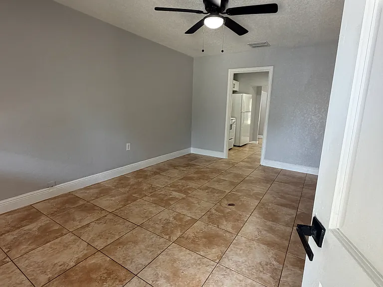 419 N Center St #419 — Photo 3