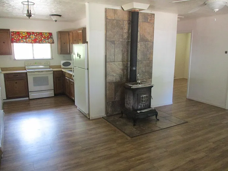 1821 W Stratton — Photo 4
