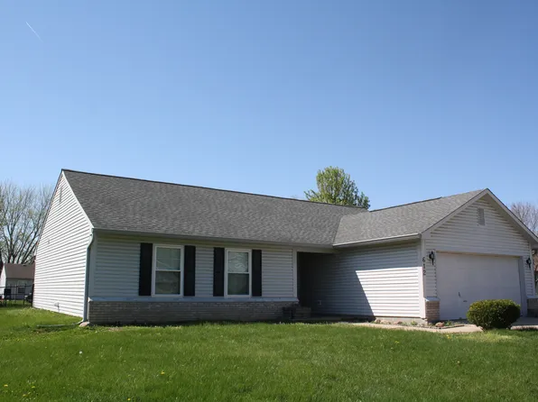 612 Woodfield Cir, Avon, IN 46123