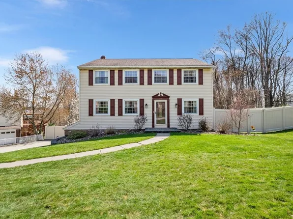 960 Broad Meadow Dr, Pittsburgh, PA 15237