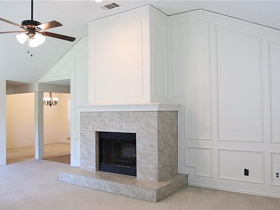 3rd image of 330 Parkwood Ln