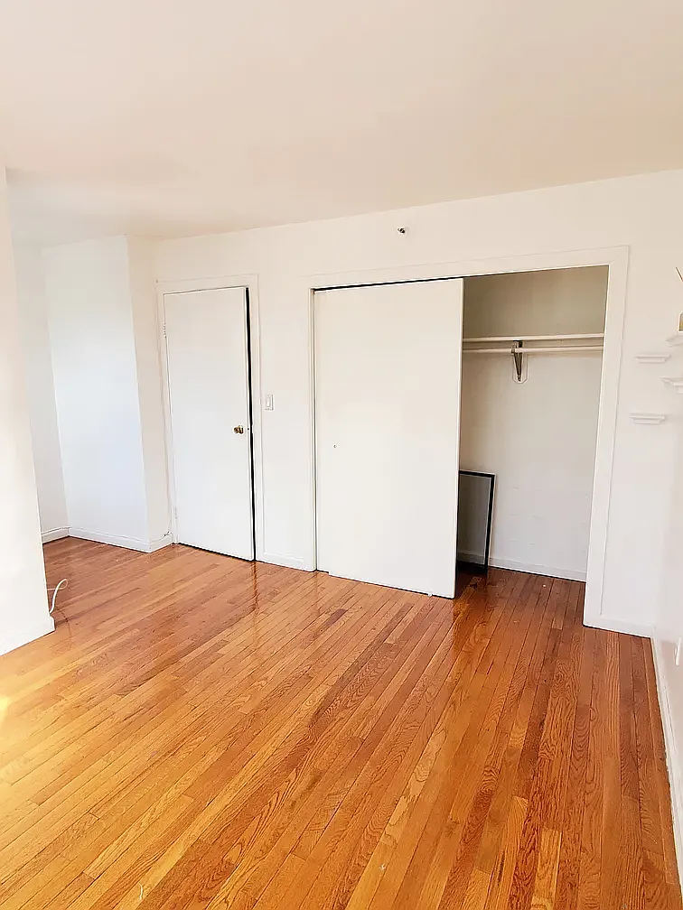 115 Vanderbilt Avenue — Photo 3