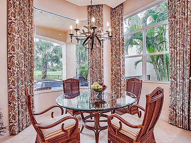 3 bed, 3.5 bath, 3270 sqft, $28,750 — Photo 4