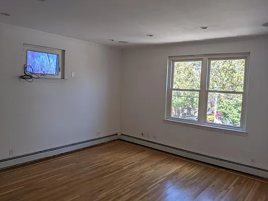 Rented by Alexiou Realty | media 37