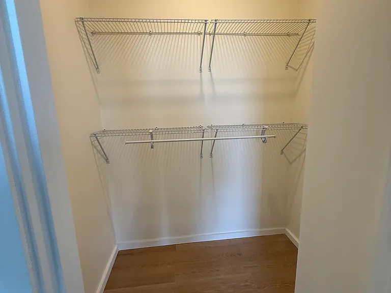 546 Saratoga St #2 — Photo 4