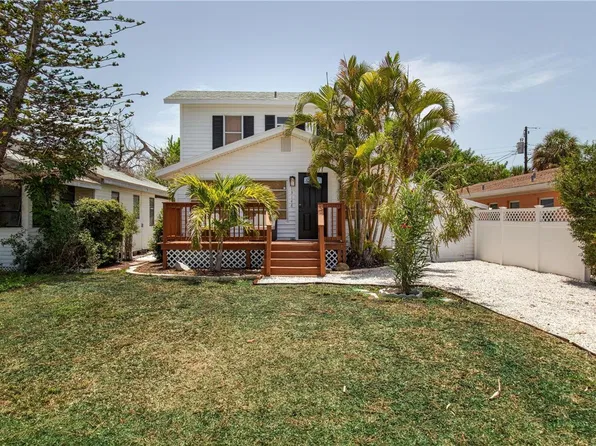 13148 3rd St E, Madeira Beach, FL 33708