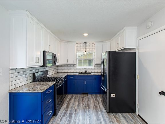 5th image of 10 Quincy Cir