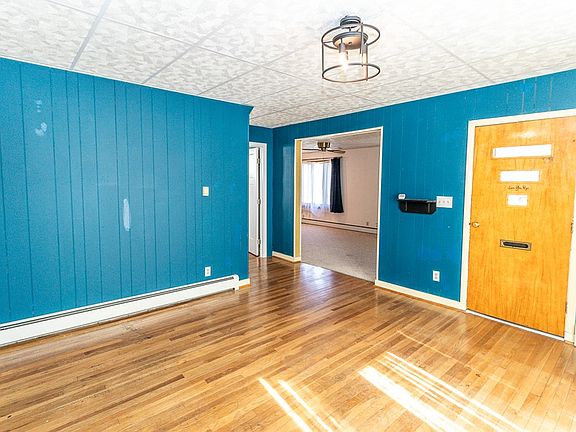 3rd image of 208 W George St