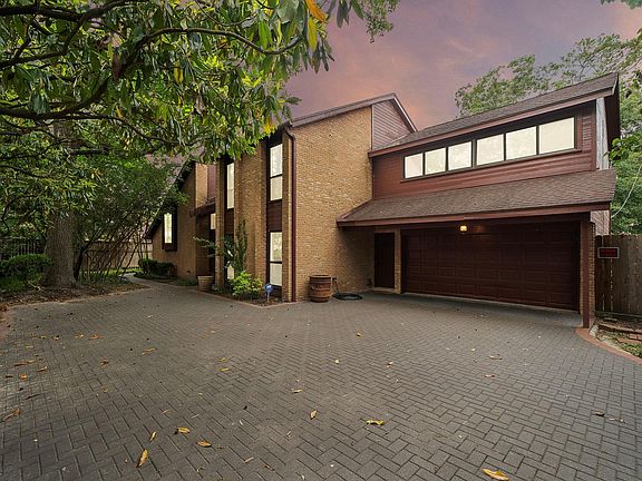 2nd image of 1019 Ridgeley Dr