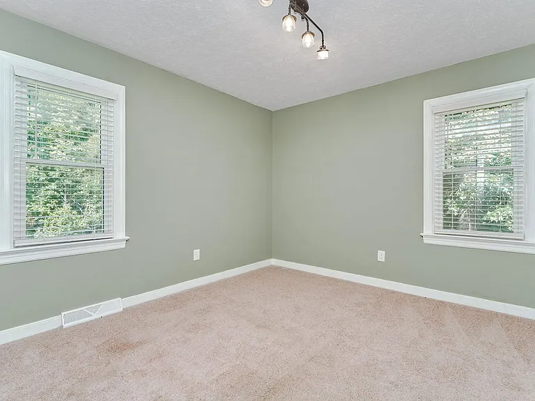 9395 Blacksmith Dr — Photo 22