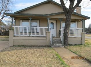 1001 E Walker St, Breckenridge, TX 76424