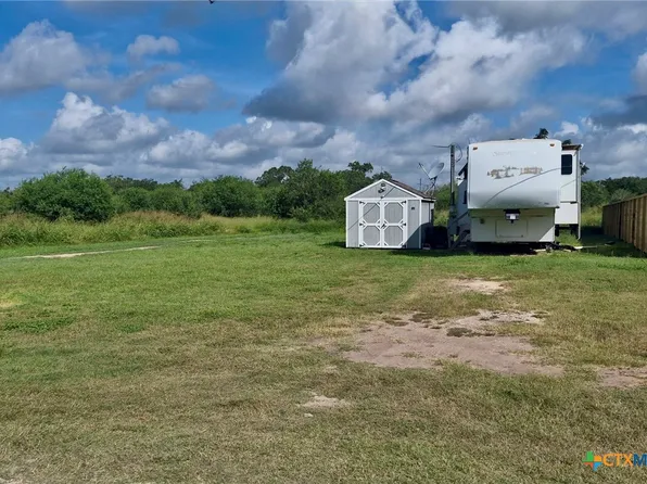 405 W 2nd St, Nordheim, TX 78141