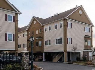 330 Maple Ave APT 10, Westbury, NY