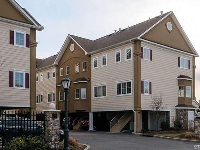 330 Maple Ave APT 10, Westbury, NY, 11590