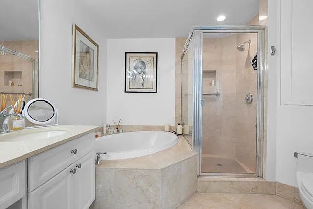111 SE 8th Ave #705 — Photo 16