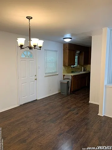 3 bed, 2.0 bath, 1064 sqft, $1,600 — Photo 2