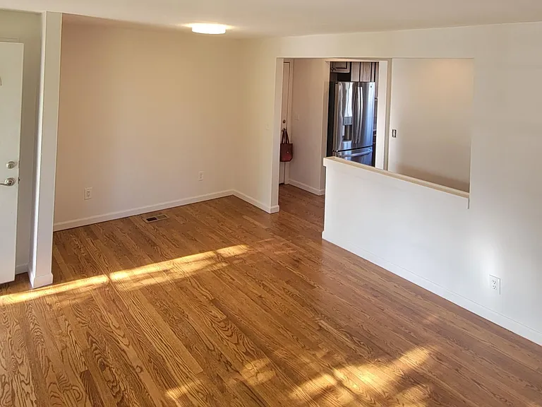 7462 Beach Ct — Photo 3