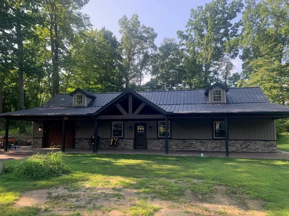 11667 Lakeland Dr, Conneaut Lake, PA 16316