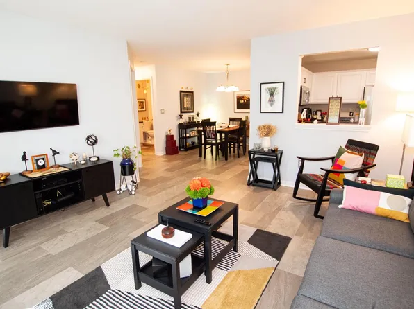 6010 South Crosswinds DRIVE #7, Cudahy, WI 53110