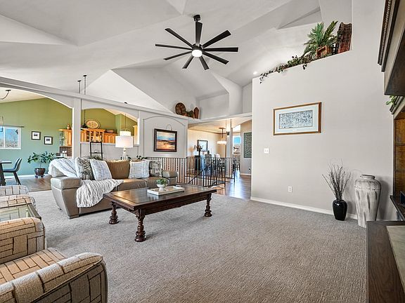 5th image of 995 Priscillas Way