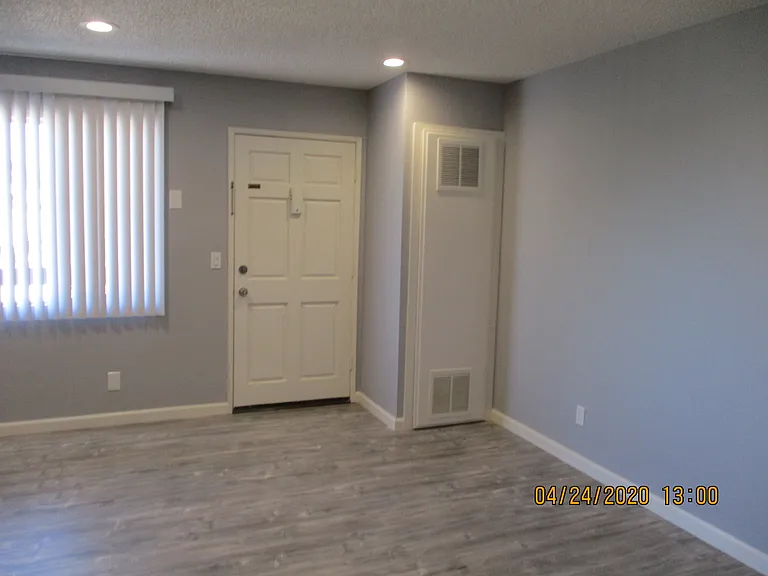 605 E Windsor Rd #203 — Photo 11