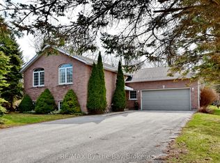 8 Pridham Ct, Wasaga Beach, ON L9Z 1M4