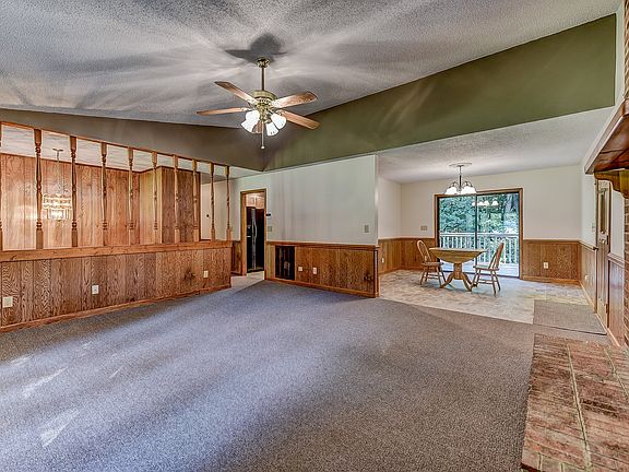 3rd image of 720 Stonecrest Dr
