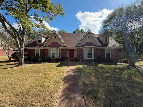 956 Rolling Oaks Ln, Collierville, TN 38017