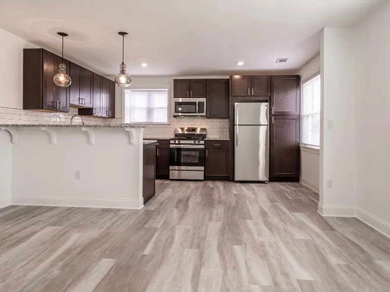 Willow Court Apartments — Photo 9