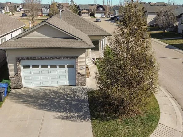 74 E Jack Cres, Red Deer, AB T4P 0B1