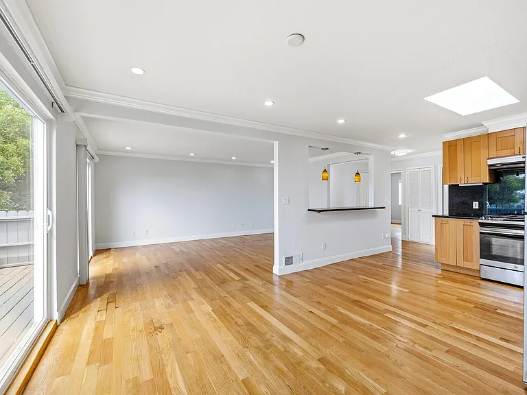 407 Joost Ave — Photo 8