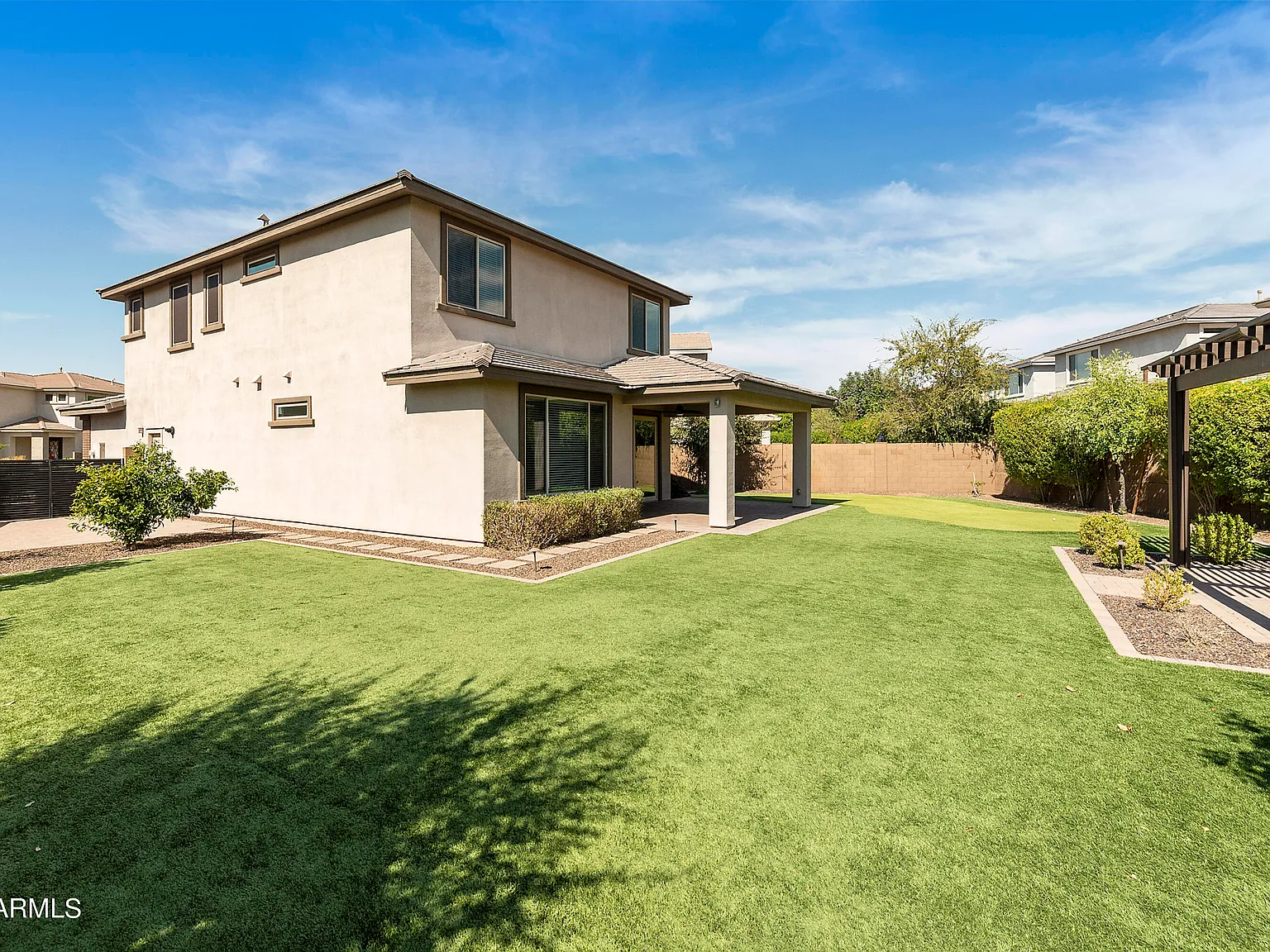 4 bed, 2.5 bath, 2371 sqft, $4,300 — Photo 4