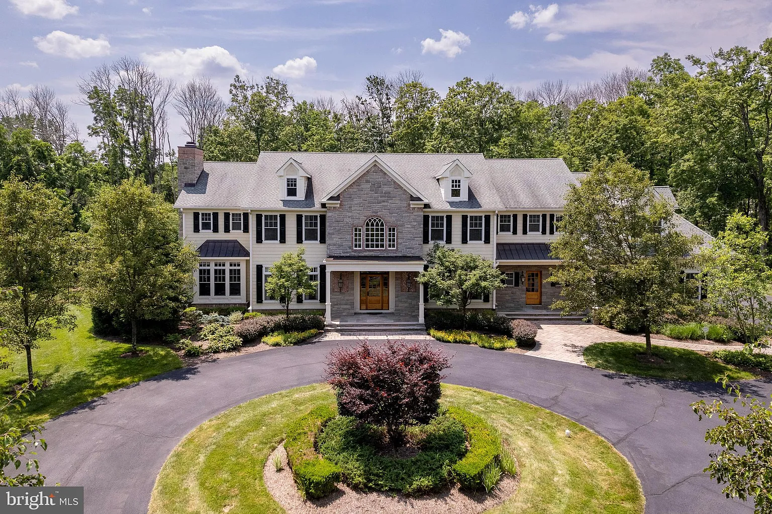 228 Brookstone Dr photo 1