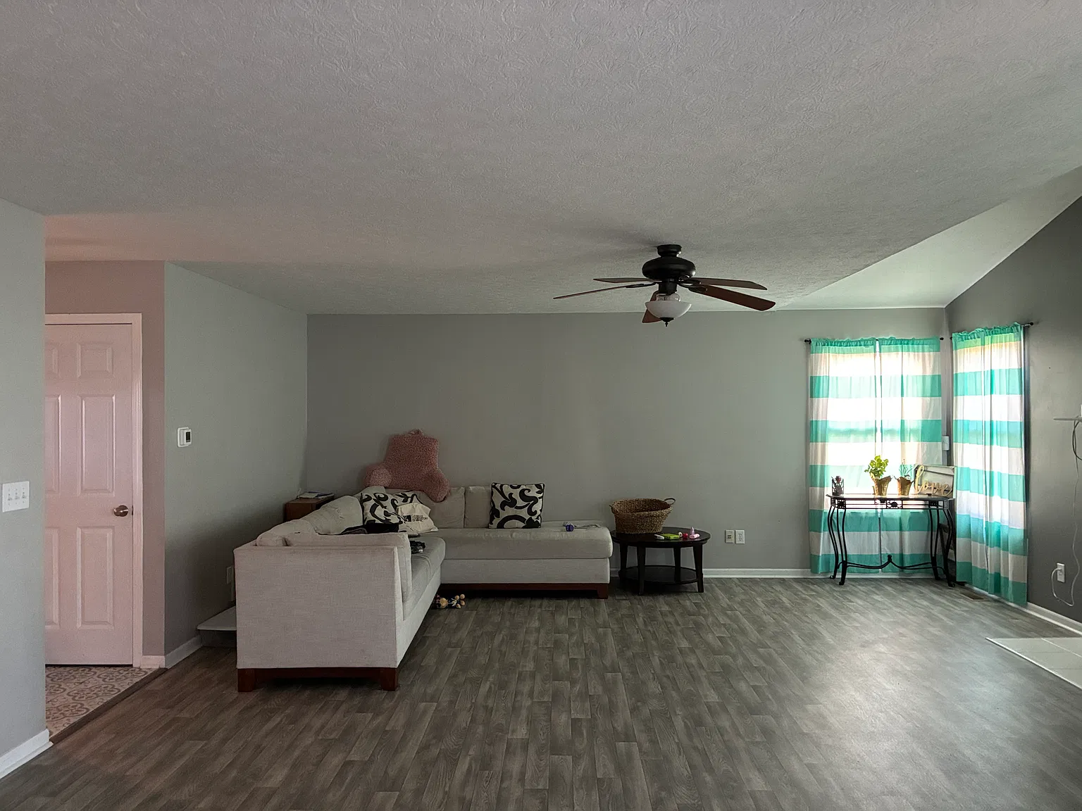 4 bed, 2.5 bath, 2130 sqft, $2,400 — Photo 3