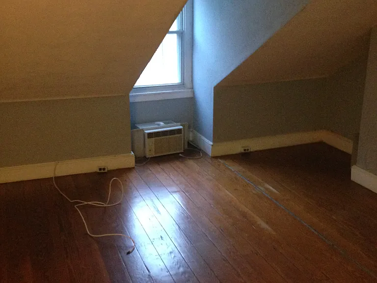 124 Burnside St — Photo 10