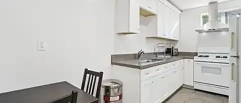 1449 Butler Ave #1B — Photo 5