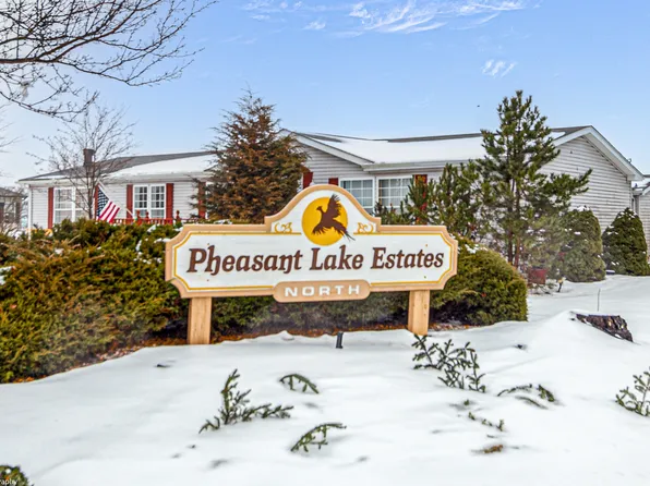 2 Heron Ln, Beecher, IL 60401